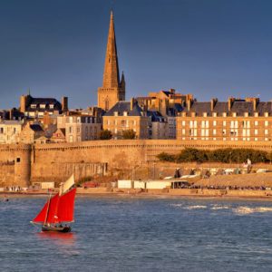 Visitez Saint Malo et la Bretagne en Voiture de transport avec chauffeur