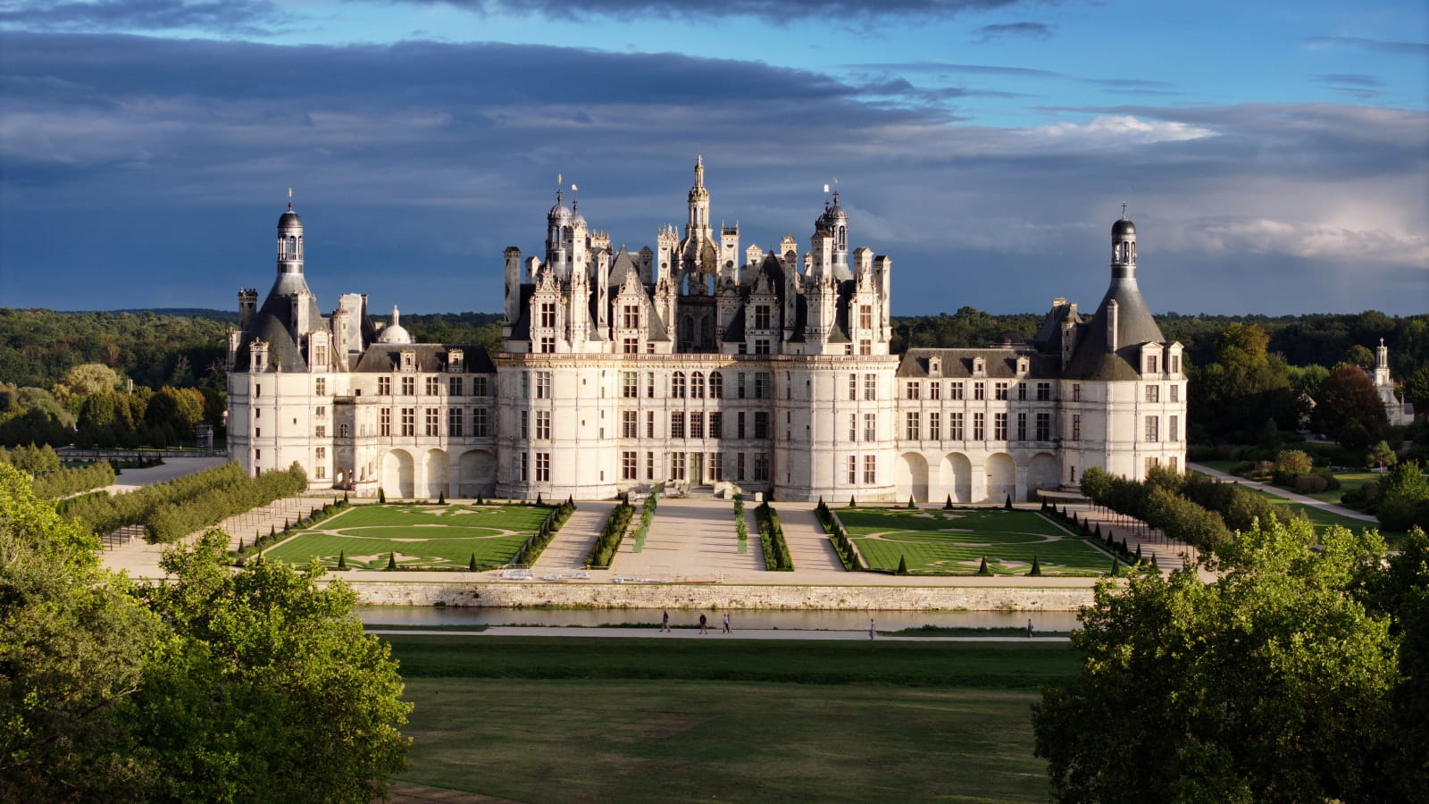 chateau de chambord VTC France Europe