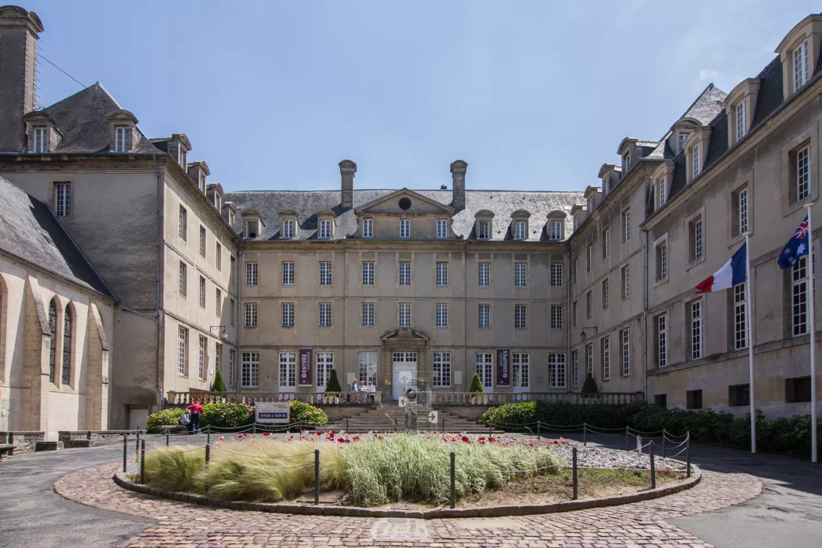 Musée-et-tapisserie-de-Bayeux-VTC-France-Europe